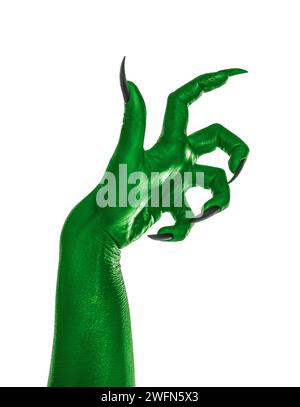 Gruseliges Monster. Grüne Hand mit Krallen isoliert auf weiß Stockfoto