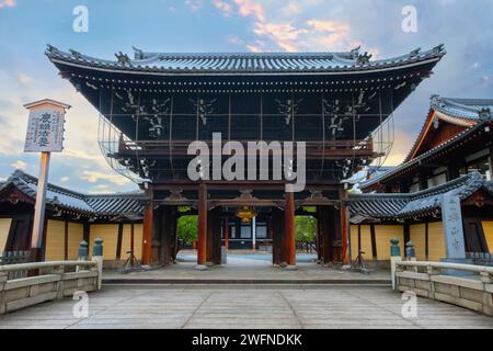 Kyoto, Japan - 6. April 2023: Koshoji-Tempel neben dem Nishi-Honganji-Tempel, zwei Tempel sind verwandt und sind beide Tempel der Jodo-Shinshu-Schule Stockfoto