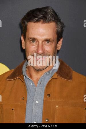 LOS ANGELES, KALIFORNIEN - JANUAR 30: Jon Hamm nimmt an der 12. Staffel-Premiere von HBO's „Curb Your enthusiasm“ in der Directors Guild of America im Januar Teil Stockfoto