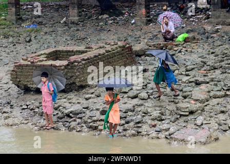 Heftige Monsunregen entlang des Kaladan-Flusses im Bundesstaat Rakhine in West-Myanmar. Stockfoto