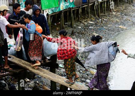 Heftige Monsunregen entlang des Kaladan-Flusses im Bundesstaat Rakhine in West-Myanmar. Stockfoto