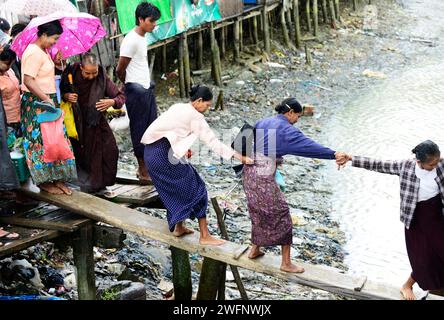 Heftige Monsunregen entlang des Kaladan-Flusses im Bundesstaat Rakhine in West-Myanmar. Stockfoto