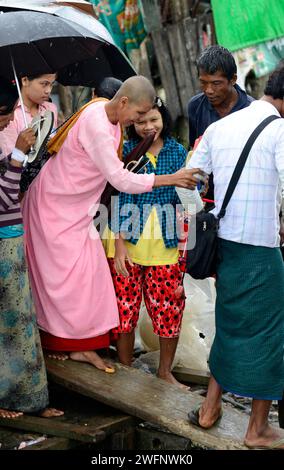Heftige Monsunregen entlang des Kaladan-Flusses im Bundesstaat Rakhine in West-Myanmar. Stockfoto