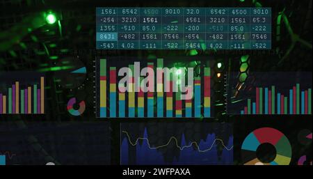 Bild von Grafiken und Datenverarbeitung auf schwarzem Hintergrund Stockfoto