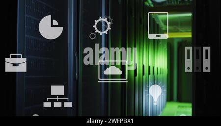 Abbildung der technischen Symbole über Servern Stockfoto