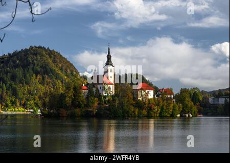 Marienkirche Himmelfahrt mitten im Bleder See, Slowenien Stockfoto