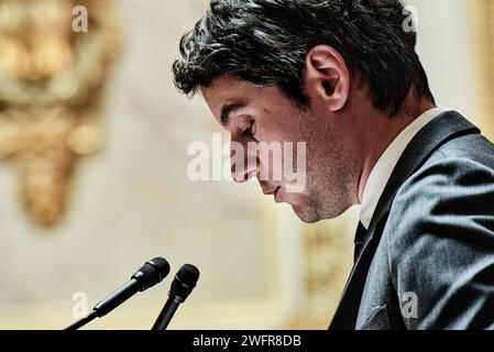 Paris, Frankreich. Januar 31, 2024. © Antonin Burat/Le Pictorium/MAXPPP - Paris 31/01/2024 Antonin Burat/Le Pictorium - 31/01/2024 - France/Ile-de-France/Paris - Le Premier Ministry Gabriel Attal prononce son discours de politique generale devant l'Assemblee nationale, le 30 janvier 2024. - Valeurs ACtuelles out, no jdd, jdd out, RUSSIA OUT, NO RUSSIA OUT, NO RUSSIA #norussia/31/01/2024 - France/Ile-de-France (Region)/Paris - Premierminister Gabriel Attal hält am 30. Januar 2024 vor der französischen Nationalversammlung seine allgemeine politische Rede. Quelle: MAXPPP/Alamy Live News Stockfoto