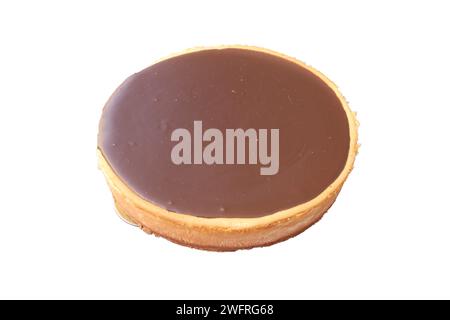 Schokoladenrunder Käsekuchen isoliert auf weißem Hintergrund Stockfoto