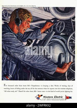 "Fünf Stunden Arbeit unter der Sonne. Nr. 21 in der Fabrik, Baltimore.“ Eine Vintage-Werbung aus der Zeit des Zweiten Weltkriegs, die aus den USA stammt, für Western Electric. Das realistisch gerenderte Bild zeigt einen Mann, der in einer Werkseinstellung fleißig an einer großen Maschine arbeitet. Die Szene spielt in Baltimore - amerikanische Werbung (USA) aus der Zeit des Zweiten Weltkriegs Stockfoto