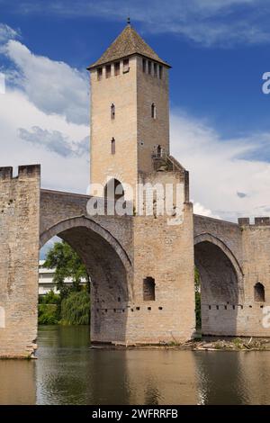 Ostturm von Pont Valentre, Cahors, Okzitanien, Frankreich. Stockfoto