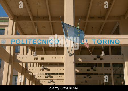 Das Polytechnic of Turin, das sich in Lingotto befindet, ist ein hochrangiger Ausbildungscampus mit Laboren, Lernräumen und Hörsaal, wo sich der Hauptsitz befindet Stockfoto