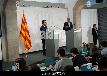 Februar, 01 2024 Barcelona, Spanienpolitik Barcelona- Notstand wegen Dürre in katalonien die Regierung der Generalitat verordnet einen Ausnahmezustand wegen Dürre in der Metropolregion und verhängt Beschränkungen, die mehr als 6 Millionen Menschen betreffen. Diese Beschränkungen werden sich auf alle Bereiche der Gesellschaft auswirken. Die Generalitat schätzt, dass Katalonien, wenn es nicht regnet, nur noch 15 Monate Wasserreserven hat.“ "El gobierno de la Generalitat decta el estado de emergencia por sequ&#xed;a en el área metropolitana, imponiendo stricciones que afectan a más de 6 millon Stockfoto