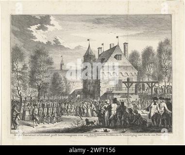 Überstellung zweier Gefangener an den Militärrichter, 1753, Simon Fokke, 1753 – 1755 Drucken Überstellung zweier Gefangener durch das Landesgericht Friesland in Leeuwarden an das Militärgericht, 12. Januar 1753. Die Gefangenen werden von einer militärischen Eskorte unter großem öffentlichen Interesse geliebt. Rechts vor dem Kanzleramt ein Gerüst und Galgen. Amsterdam Papier ätzend Unterhaus, Parlament, Kammer Leeuwarden. Bundeskanzleramt Stockfoto