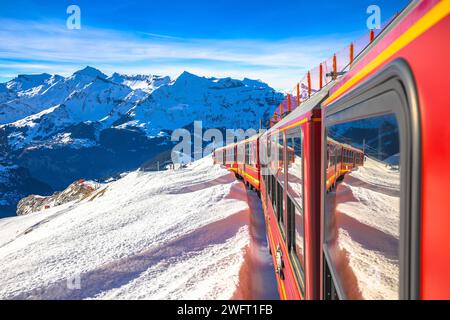 Eigergletscher Alpenbahn zum Jungrafujoch Bergblick vom Zug, Berner Oberland in der Schweiz Stockfoto