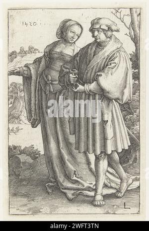 Walking Pärchen, Lucas van Leyden, 1520 Print Walking Pärchen: Mann und Frau sind nach der bürgerlichen Mode um 1520 gekleidet. Der Mann trägt die Hand eines Paltrs mit einem offenen dekorativen Ärmel, Kuheuulen zu den Füßen. Die Kopfbedeckungen sind auch modern. Low Countries Papier graviert Schrittmacher, Schrittmacher. Kleidung, Kostüm (+ Herrenkleidung). Kleidung, Kostüm (+ Damenkleidung). Kleid, Kleid (+ Damenkleidung). Mantel (+ Herrenkleidung). Kopfbedeckung: Kappe (+ Herrenbekleidung). Kopfbedeckung: Kappe (+ Damenbekleidung). Strümpfe, Socken (+ Herrenkleidung). Schuhe, Sandalen Stockfoto