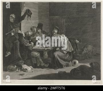 Drei -Koning, Marinus Robyn van der Goes, nachdem Cornelis Saftleven, 1609 - 1639 Eine Trinkfirma in einem Innenraum drucken ließ, von der ein Mann mit einem Krug am Mund wegen des Epiphanienfestes eine Schnittkrone auf dem Kopf hat. Rechts sitzt ein Mann in einem Futterbehälter eines Schweins. Links ein Dudelsackspieler mit einer Kapuze in der Hand. Antwerpener Papierstich Zwölfte Nacht, die normalerweise auf den Vorabend des 6. Januar fällt. Trinken. Becher, Kanne (als Trinkgefäß verwendet). Trunkenheit Stockfoto