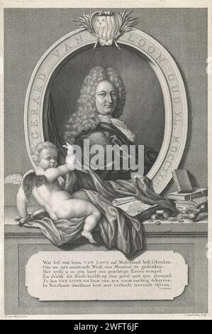 Porträt von Gerard van Loon, Jacob Houbraken, nach Frans van Mieris, 1723–1732 Druck Gerard van Loon im Alter von 40 Jahren Büste in Ovaal mit Randschrift und einer Waffe an der Spitze. Das Porträt ruht auf einem Sockel mit einer Kartusche mit einer sechszeiligen Verse in Niederländisch. Links auf dem Sockel neben dem Porträt ein Putto, der einen Vorhang offen hält, rechts ein Buch, eine Öllampe und Münzen. Amsterdamer Papierstich Cupids: 'Amores', 'Amoretti', 'Putti' Stockfoto