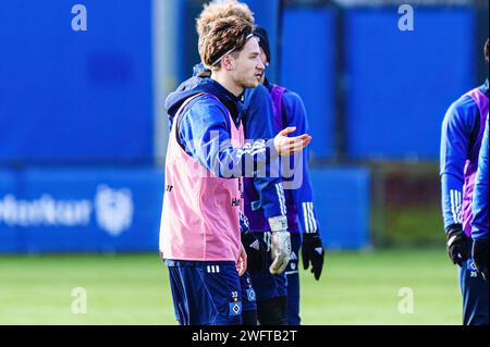 Hamburg GER, Training Hamburger SV, Fussball, 2. Bundesliga, Saison 2023/2024, 01.02.2024 Noah Katterbach Hamburger SV, 33 GER, Training Hamburger SV, Fussball, 2. Bundesliga, Saison 2023/2024, 01.02.2024 *** Hamburg GER, Training Hamburger SV, Fußball, 2 Bundesliga, Saison 2023 2024, 01 02 2024 Noah Katterbach Hamburger SV, 33 GER, Training Hamburger SV, Fußball, 2 Bundesliga, Saison 2023 2024, 01 02 2024 Copyright: xEibner-Pressefoto/MarcelxvonxFehrnx EP MFN Stockfoto