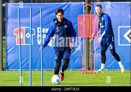 Hamburg GER, Training Hamburger SV, Fussball, 2. Bundesliga, Saison 2023/2024, 01.02.2024 Masaya Okugawa Hamburger SV, 17 GER, Training Hamburger SV, Fussball, 2. Bundesliga, Saison 2023/2024, 01.02.2024 *** Hamburg GER, Training Hamburger SV, Fußball, 2 Bundesliga, Saison 2023 2024, 01 02 2024 Masaya Okugawa Hamburger SV, 17 GER, Training Hamburger SV, Fußball, 2 Bundesliga, Saison 2023 2024, 01 02 2024 Copyright: xEibner-Pressefoto/MarcelxvonxFehrnx EP MFN Stockfoto