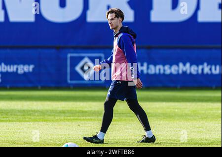 Hamburg GER, Training Hamburger SV, Fussball, 2. Bundesliga, Saison 2023/2024, 01.02.2024 Noah Katterbach Hamburger SV, 33 GER, Training Hamburger SV, Fussball, 2. Bundesliga, Saison 2023/2024, 01.02.2024 *** Hamburg GER, Training Hamburger SV, Fußball, 2 Bundesliga, Saison 2023 2024, 01 02 2024 Noah Katterbach Hamburger SV, 33 GER, Training Hamburger SV, Fußball, 2 Bundesliga, Saison 2023 2024, 01 02 2024 Copyright: xEibner-Pressefoto/MarcelxvonxFehrnx EP MFN Stockfoto