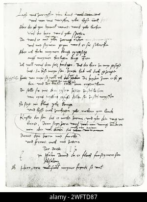 Hier ist eine Seite von Martin Luthers Übersetzung des Alten Testaments (Psalter) in Luthers eigener Handschrift zu sehen, mit sichtbaren Korrekturen. Das Original befindet sich in der Königlichen Bibliothek in Berlin. Martin Luther war ein deutscher Priester, Theologe, Autor, Hymnwriter, Professor, und Augustiner-Mönch. Er war die Schlüsselfigur der protestantischen Reformation, und seine theologischen Überzeugungen bilden die Grundlage des Lutheranismus. Luther wurde 1507 zum Priestertum geweiht. Er starb 1546. Stockfoto