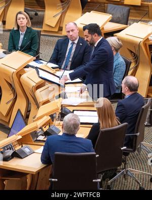 Edinburgh, Schottland, Großbritannien. Februar 2024. IM BILD: Humza Yousaf MSP, erster Minister von Schottland und Vorsitzender der Scottish National Party (SNP). Wöchentliche Sitzung der Fragen des Ersten Ministers in Holyrood in der Diskussionskammer. Credit: Colin D Fisher Credit: Colin Fisher/Alamy Live News Stockfoto