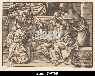 Mystische Heirat der Heiligen Katharina, Tizian, Nicolò Boldrini (zugeschrieben), ca. 1540 Druck Maria hält das Christuskind, während er einen Ring um den Finger der Heiligen Katharina gleitet, die vor ihm kniet. Auf der linken Seite zwei anbetende Engel und Joseph auf der rechten Seite. In der Mitte eine ältere Frau, vielleicht die heilige Anna. Printmacher: VeniceItalien Papier die mystische Hochzeit von St. Katharina von Alexandrien mit dem Kleinkind Christus: Das Christkind legt einen Ring an ihren Finger. Der Pflegevater Christi, Joseph von Nazareth, Ehemann Mariens; mögliche Attribute: Blütenstab oder Stab, Lilie, Zimmermannswerkzeug Stockfoto