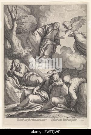 Christus am Hof von Getsemane, Jacob Matham, nach Jacopo Palma, ca. 1594 - 1598 Druck Christus am Hof von Getsemane. Drei schlafende Apostel im Vordergrund. Dahinter steht Christus, der von einem Engel unterstützt wird. Haarlemer-Papier, das das Gebet Christi im Garten Gethsemane während der Nacht graviert. Qual Christi: Um ihn zu trösten, erscheinen Christus ein oder mehrere Engel mit Kelch und/oder Kreuz Stockfoto