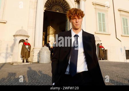 Roma, Italien. Februar 2024. Foto Cecilia Fabiano/LaPresse 01 Febbraio 2024 Roma, Italia - Cronaca - Sergio Mattarella riceve al Quirinale la nazionale italiana maschile di Tennis vincitrice della Coppa Davis Nella foto: Jannik Sinner 01. Februar 2024 Roma, Italien - Präsident der Republik Sergio Mattarella empfängt die italienische Tennisnationalmannschaft der Männer, die den Davis Cup 2023 gewonnen hat, auf dem Foto: Jannik Sinner Credit: LaPresse/Alamy Live News Stockfoto