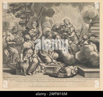 Maria und Kind überreichen Lilien und Palmblätter an H. Catharina, H. Agnes, H. Ursula, H. Dorothea und H. Cecilia, Guillaume Chasteau, nach Pietro da Cortona, 1661 - 1683 Druckgraphiker: ParisAfter Design von: Romepublisher: ParisFrankreich Papier mit dem Gravur des jungfräulichen Märtyrers Agnes von Rom; mögliche Attribute: Lamm, Ring. Der jungfräuliche Märtyrer Dorothea von Caesarea; mögliche Attribute: Korb mit Rosen und Äpfeln, Kind mit Korb mit Rosen, Kranz mit Rosen, Rosen in der Hand oder auf dem Schoß. Die jungfräuliche Märtyrerin Ursula von Köln; mögliche Attribute: Pfeil, Banner mit rotem Kreuz, Mantel von Hermelin, Krone, Schiff. Th Stockfoto
