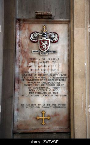 St Luke's Church Interior Pink Marble Memorial Ashes Albert Gray K.C.B Bürgermeister von Chelsea 1924-1925 Vater von Patrick Walworth Gray Sydney Street Chelse Stockfoto