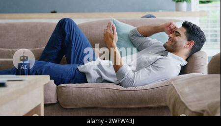 Bild der KI-Datenverarbeitung über birassischen Mann mit Smartphone Stockfoto