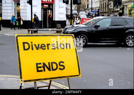 London, Großbritannien. "Diversion End"-Schild in Covent Garden Stockfoto