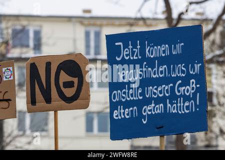 Köln, Deutschland. Man protestiert gegen die rechte AfD-Partei Alternative für Deutschland, die mit ultrarechten neonazis Gespräche geführt hat. Stockfoto