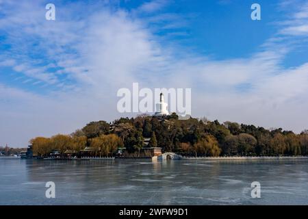 Beihai White Tower Temple Lake Stockfoto