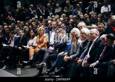 Julia Kloeckner, Bundesschatzmeisterin der CDU, aufgenommen im Rahmen der Veranstaltung - Wir hoeren zu Gipfel der CDU/CSU-Fraktion I Wirtschaftswende für Deutschland im Deutschen Bundestag in Berlin, 01.02.2024. Berlin Deutschland *** Julia Kloeckner, Bundesschatzmeisterin der CDU, nahm auf der Veranstaltung Wir hoeren zu Gipfel der CDU CSU Fraktion I Wirtschaftswende für Deutschland im Deutschen Bundestag in Berlin, 01 02 2024 Berlin Deutschland Copyright: XFelixZahnx Stockfoto