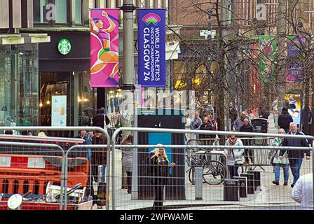 Glasgow, Schottland, Großbritannien. Februar 2024. Glasgow bereitet die erste Einführung für die Hallenathletik-Weltmeisterschaften in der Stadt vor, indem es Banner auf der Style Mile und auf dem george Square im Stadtzentrum von Credit Gerard Ferry/Alamy Live News einführt Stockfoto