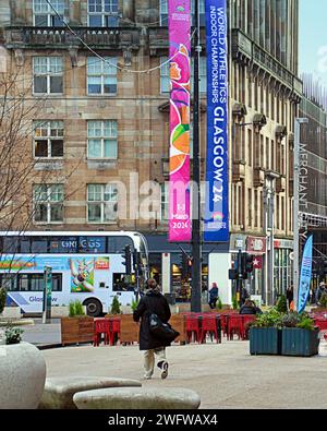 Glasgow, Schottland, Großbritannien. Februar 2024. Glasgow bereitet die erste Einführung für die Hallenathletik-Weltmeisterschaften in der Stadt vor, indem es Banner auf der Style Mile und auf dem george Square im Stadtzentrum von Credit Gerard Ferry/Alamy Live News einführt Stockfoto