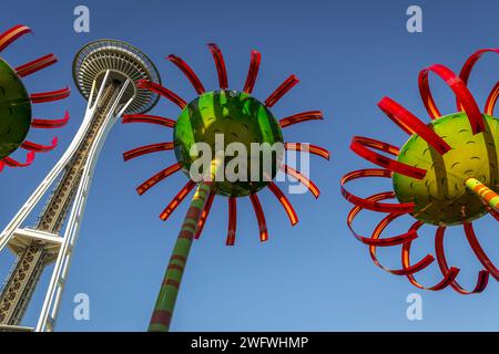 SEATTLE, WA - 28. JULI 2017: Die legendäre Space Needle von Seattle wurde für die Weltausstellung 1962 gebaut und ist eines der bekanntesten Wahrzeichen der Welt Stockfoto