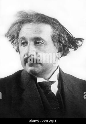 Der theoretische Physiker Albert Einstein (1879-1955) im Dezember 1921. Stockfoto
