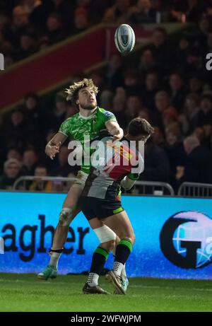 Leicester Tigers Ollie Hassell-Collins und Harlequins Nick David in Aktion während Harlequins vs. Leicester Tigers, The Stoop, Twickenham, London Stockfoto