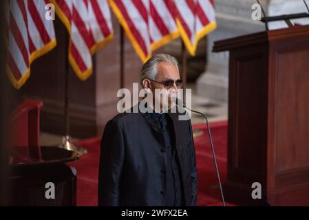 Washington, Vereinigte Staaten Von Amerika. Februar 2024. Opernsängerin Andrea Bocelli tritt am Donnerstag, den 1. Februar 2024, für US-Präsident Joe Biden und andere in der Statuary Hall im Capitol-Gebäude in Washington, DC auf. Kredit: Annabelle Gordon/CNP/SIPA USA Kredit: SIPA USA/Alamy Live News Stockfoto