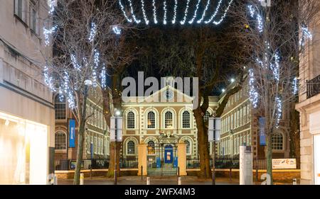 Bluecoat Chambers, School Lane, Liverpool. Das 1716-17 erbaute Gebäude ist das älteste Gebäude im Stadtzentrum von Liverpool. Hier im Januar 2024. Stockfoto