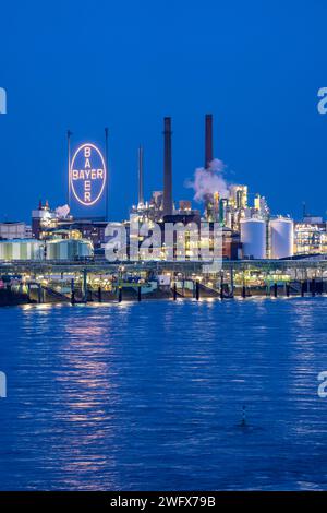 Hintergrund Chempark Leverkusen, Bayer Leverkusen, Chemiepark, Chemiewerk, Rhein, Leverkusen, NRW, Deutschland, Stockfoto