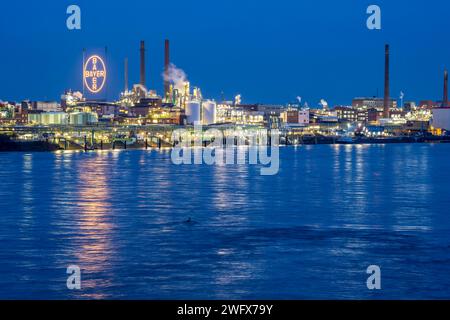 Hintergrund Chempark Leverkusen, Bayer Leverkusen, Chemiepark, Chemiewerk, Rhein, Leverkusen, NRW, Deutschland, Stockfoto