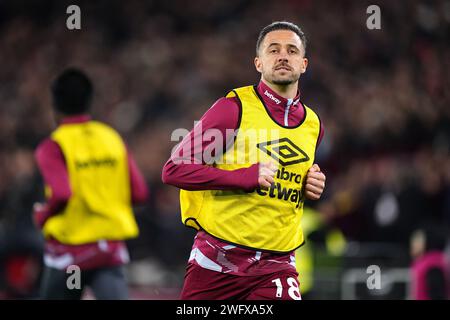 West Ham United's Danny ings wärmt sich während des Spiels der Premier League im London Stadium auf der Touchline auf. Bilddatum: Donnerstag, 1. Februar 2024. Stockfoto