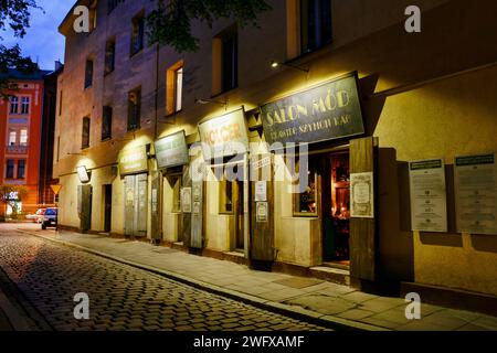 Kazimierz, ehemaliges jüdisches Viertel von Krakau: Berühmtes Restaurant „Es war einmal in Kazimierz“ in Krakau, Polen. Stockfoto