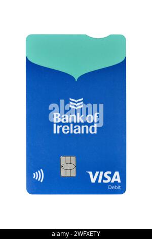 Bank of Ireland neue kontaktlose Visa-Debitkarte 2024 aus biologischem Anbau isoliert auf White, Irland, Europa, EU Stockfoto