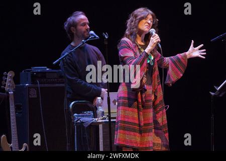 Italienisches Sängermusikkonzert - Maria Pia de Vito 5et - dieses Frauenwerk Maria Pia de Vito während Maria Pia de Vito 5et - dieses Frauenwerk, italienisches Sängermusikkonzert im Teatro Ristori, Italien, Januar 31 2024 Teatro Ristori Verona Italien Copyright: XMariaxCristinaxNapolitanox/xLiveMediax LPM 1222158 Stockfoto