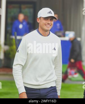 Pebble Beach, USA. Februar 2024. Pebble Beach, Monterey, Kalifornien, USA - 1. Februar 2024 Ludvig Aberg (Schweden) Porträt, bevor er seine erste Runde der zweiten „Signature“-Veranstaltung der USA PGA Tour Season beginnt - dem AT&T Pro-am bei den berühmten Pebble Beach Links. Quelle: Motofoto/Alamy Live News Stockfoto